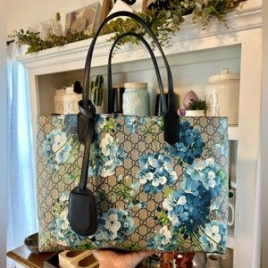 🌸SOLD🌸Gucci Blooms Medium Reversible Tote
